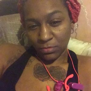 Meet your Posher, Monique